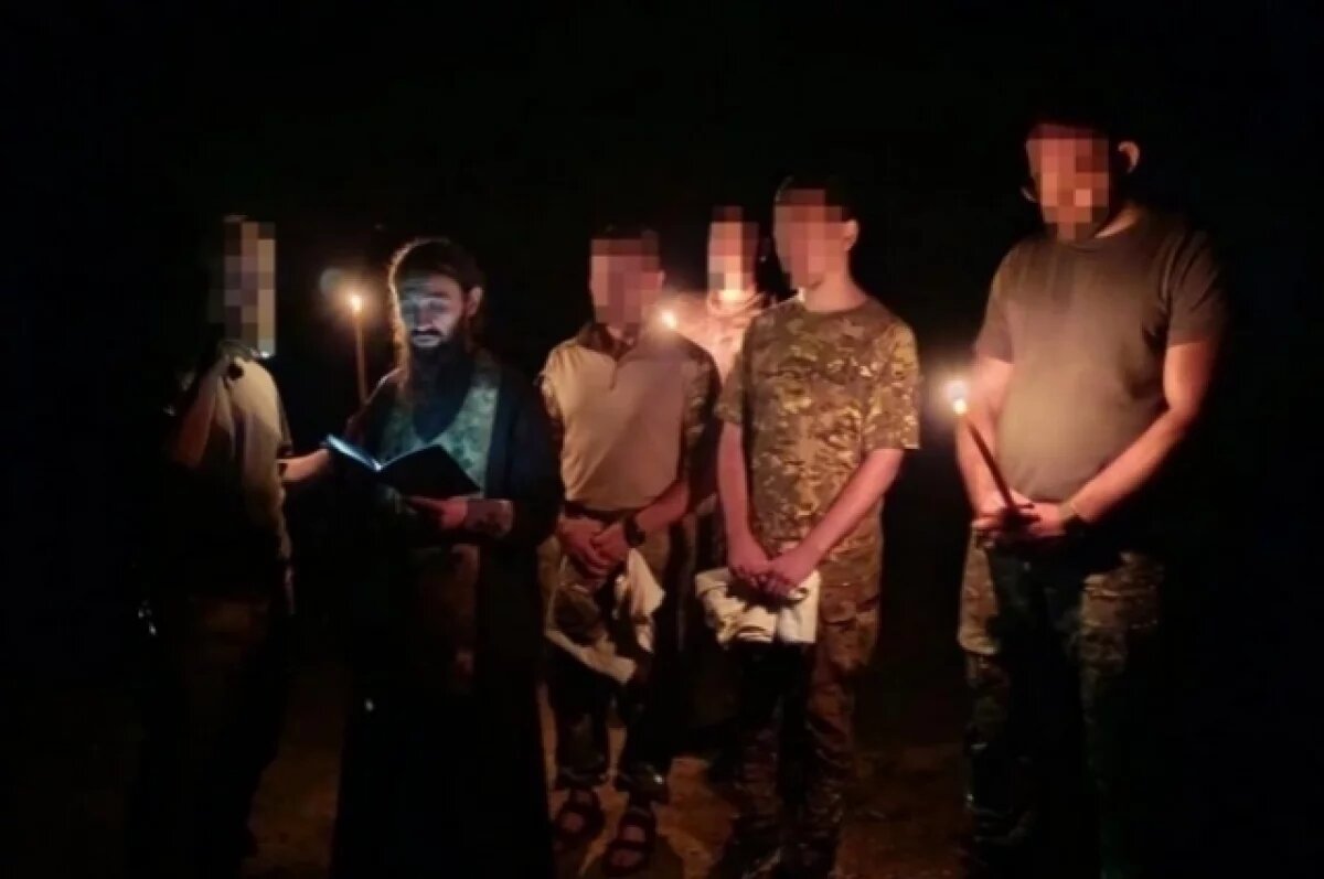    Новосибирцам показали кадры крещения бойцов в зоне спецоперации