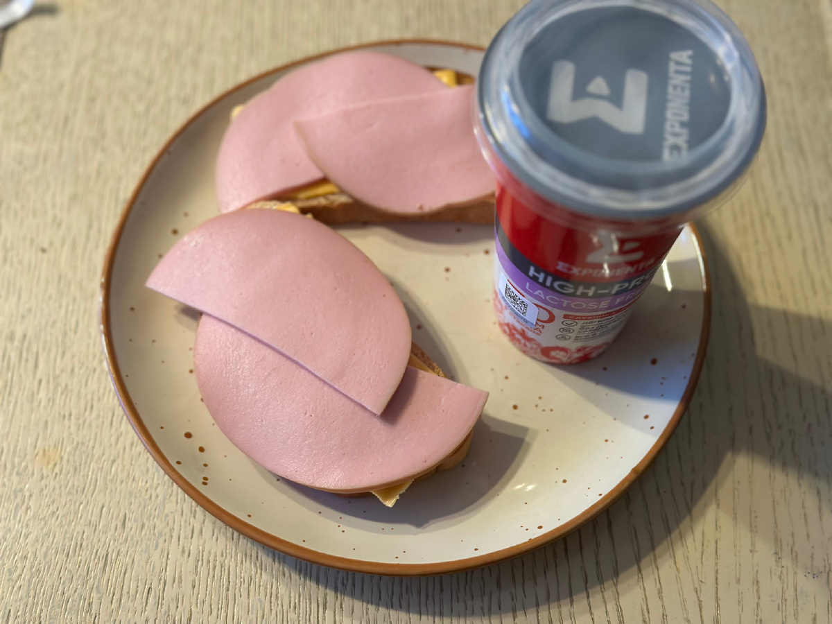 Бутерброды с сыром и колбасой, экспонента