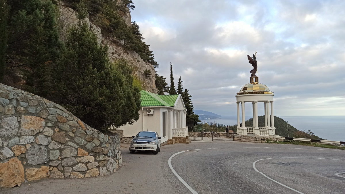 Горная дорога в Крыму // Туристический портал Республики Крым, Яна Гасс