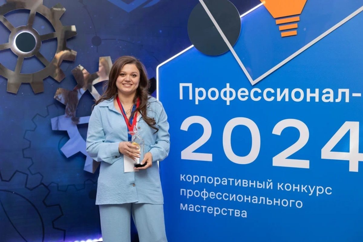    Екатерина Комарова победила в командной номинации "Лучшее звено по грузоподъемным механизмам"