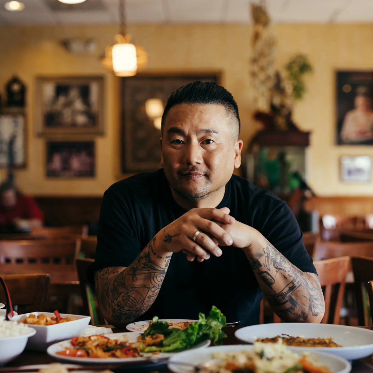 Шеф-повар, ресторатор, кулинарный писатель и блогер, кинопродюсер и телеведущий Рой Чой