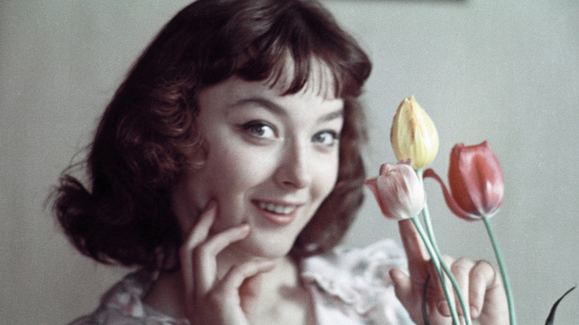     «Старость — потрясающее ощущение. И потрясающее время. Потому что ты умён, мудр. Ты всё знаешь. Тебя больше не мучает страсть, не скребёт тщеславие. Ты ничего не завоёвываешь. И в этом отношении моя жизнь — просто благодать», — говорила Анастасия Вертинская РИА Новости