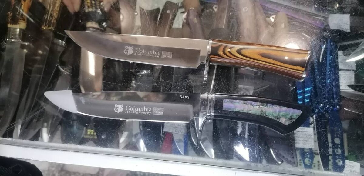     В Ачинске после задержания дебошира с ножом накрыли точку по незаконной продаже холодного оружия