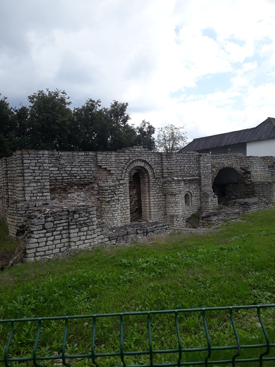 Один из древних храмов Довмонтова города 