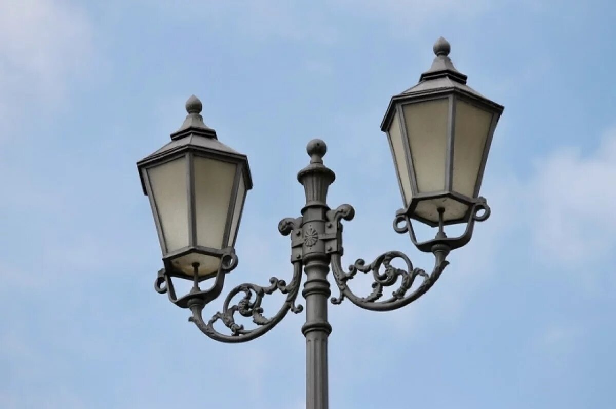    В ярославском парке «Рабочий сад» фонари бьются током