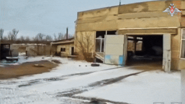    Русские уничтожили БТР-80 ВСУ//Видео с официального ТГ-канала Минобороны