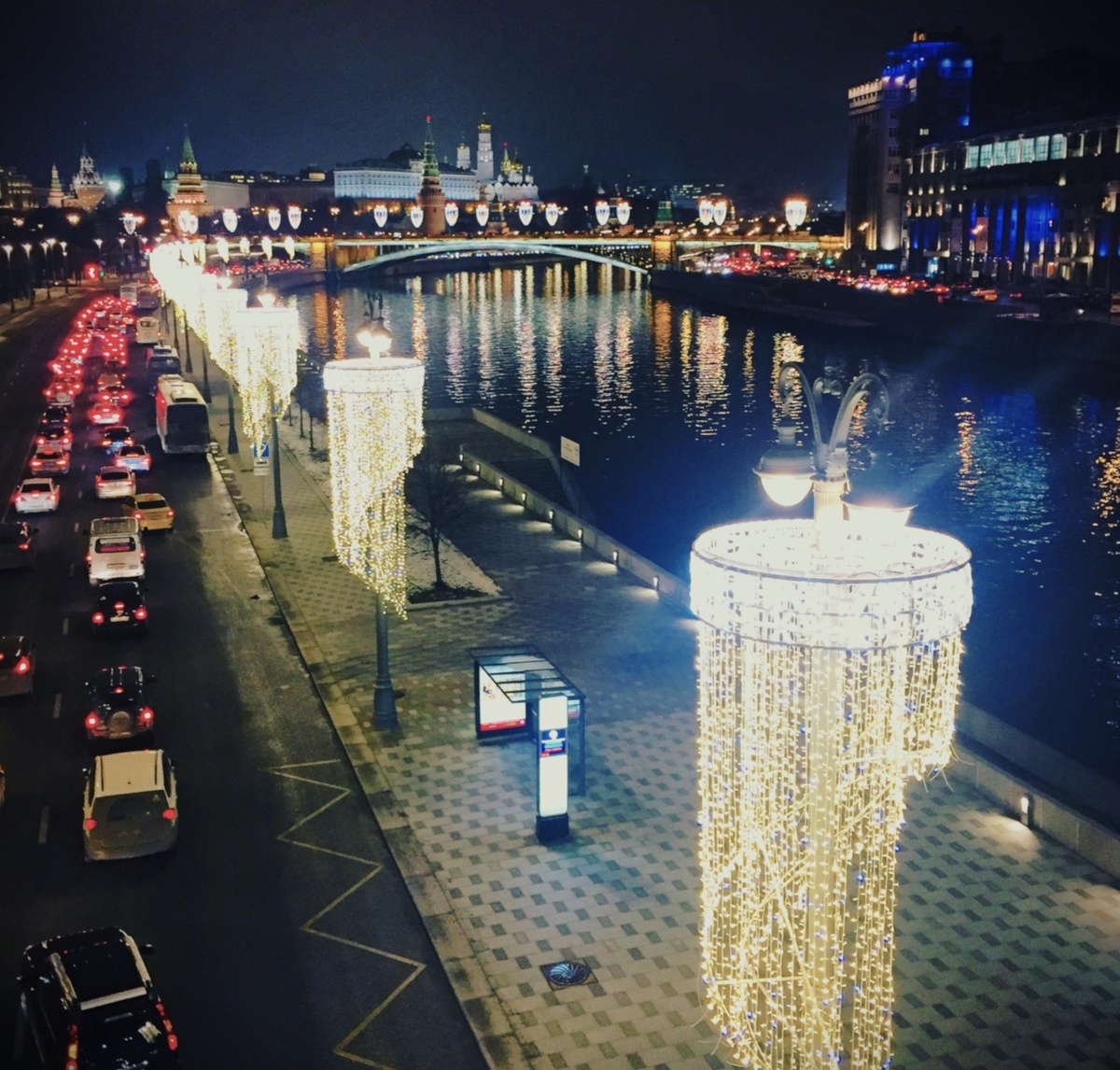 Это фото сделано относительно рядом с предыдущим: в этот раз - по пути на собеседование