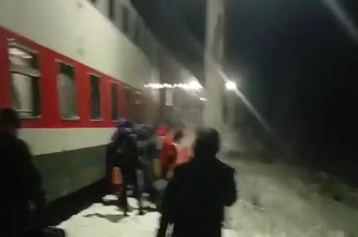    Пассажир поезда после ЧП под Мурманском рассказал, как помогал пострадавшим