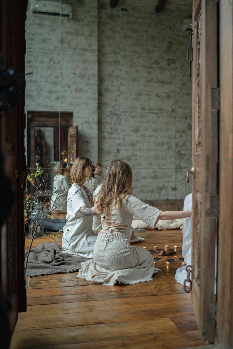 Практика - женский круг.