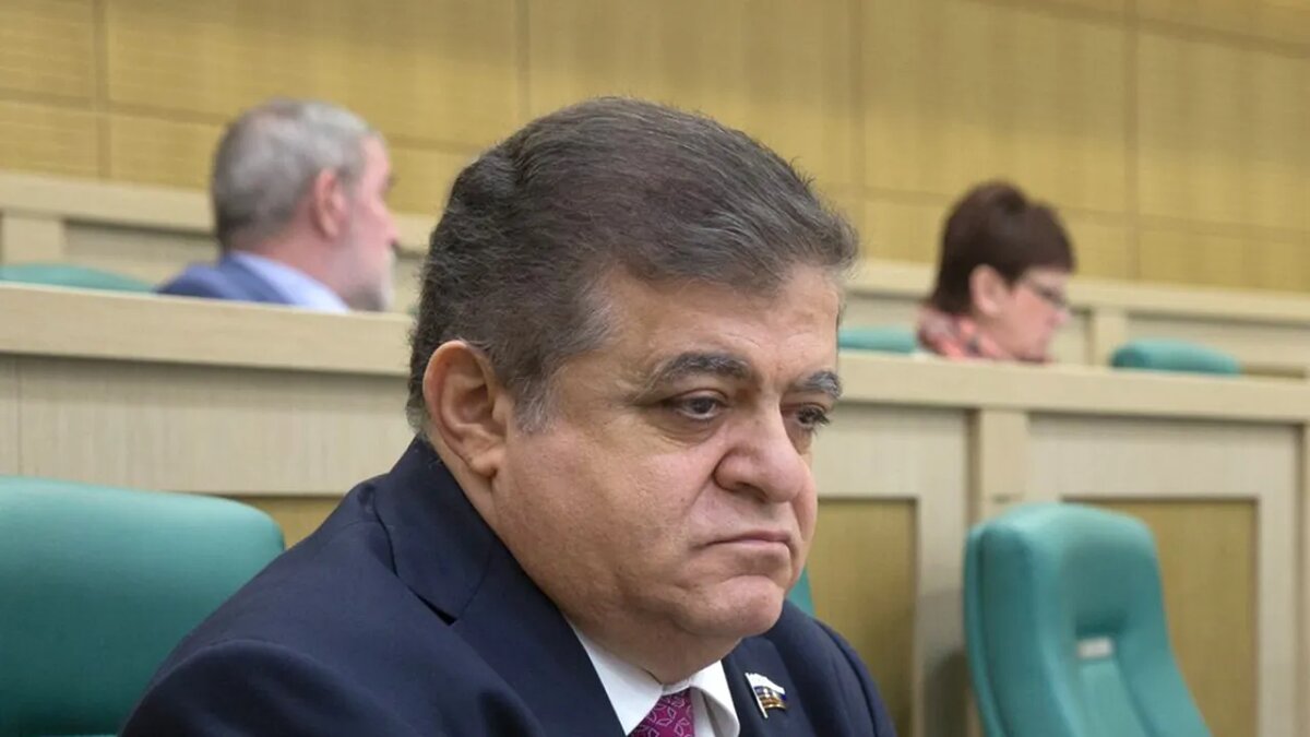    Первый заместитель председателя Комитета Совета Федерации по международным делам Владимир Джабаров.