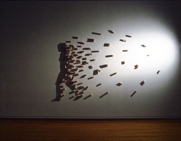 Свет - наша светлая сторона, видимые процессы и явления. Тьма, темнота нужна для внутренних процессов, для выхода чертей, в том числе и наших внутренних. Инсталяция Куми Ямашита: Pinterest