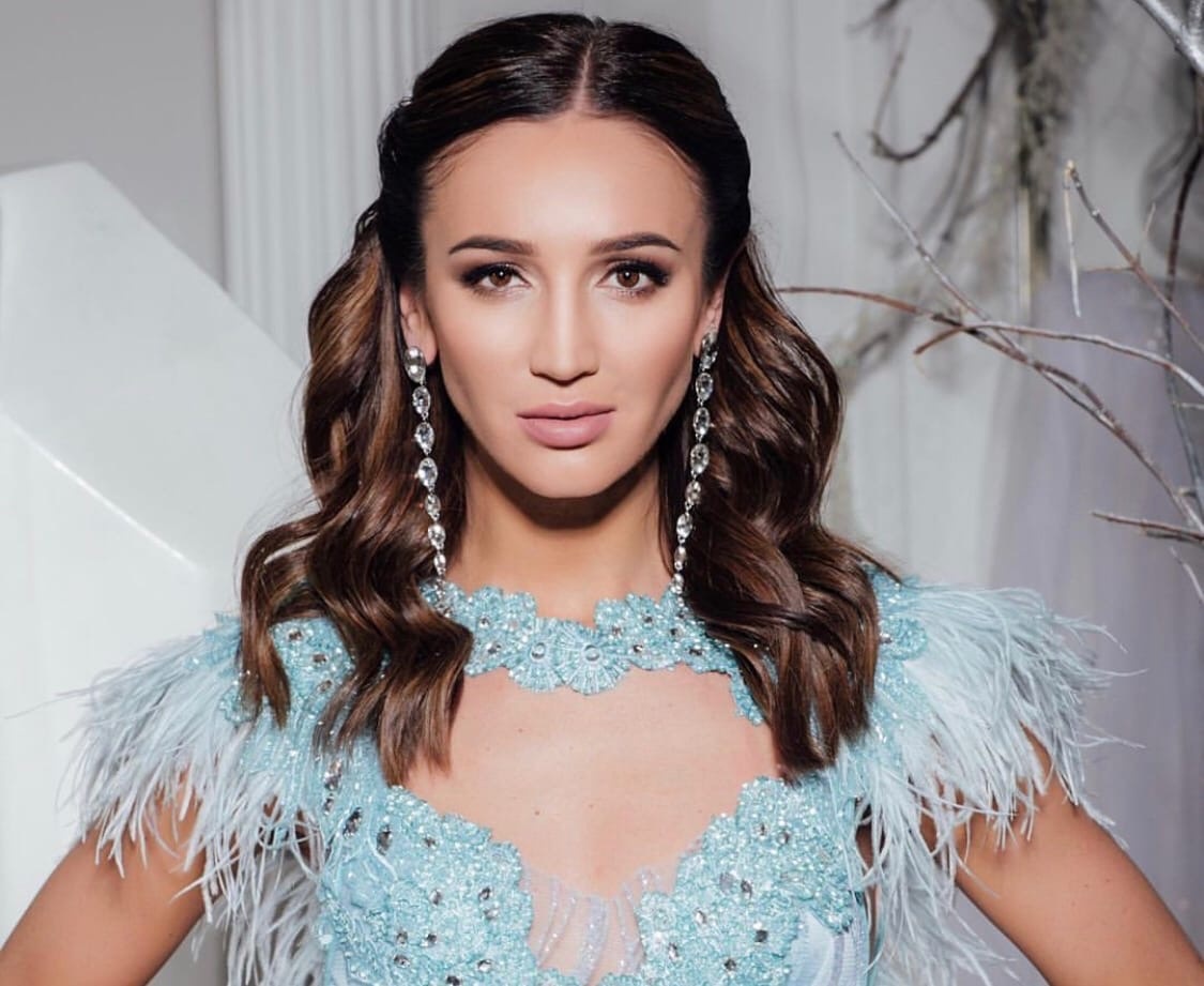 Олечка Бузова (с)