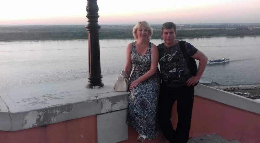 Мы с супругом здесь , конечно, молодые и красивые😂, но посмотрите какой вид открывается за нашей спиной!