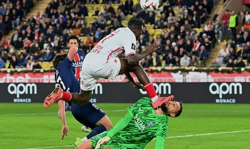 Момент получения Джанлуиджи Доннаруммой травмы. Фото: соцсети