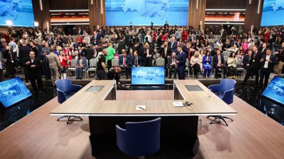    Участники прямой линии с Владимиром Путиным собрались в Гостином Дворе Татьяна Сидорова