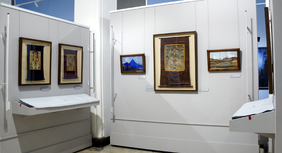 Выставка "Миры Майтреи". ГМВ. Пав. № 13 ВДНХ. Фотография автора.