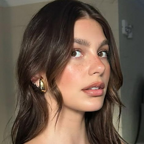     Адам Димарко и Камила Морроне станут женихом и невестой в сериале «Произойдет что-то очень плохое»