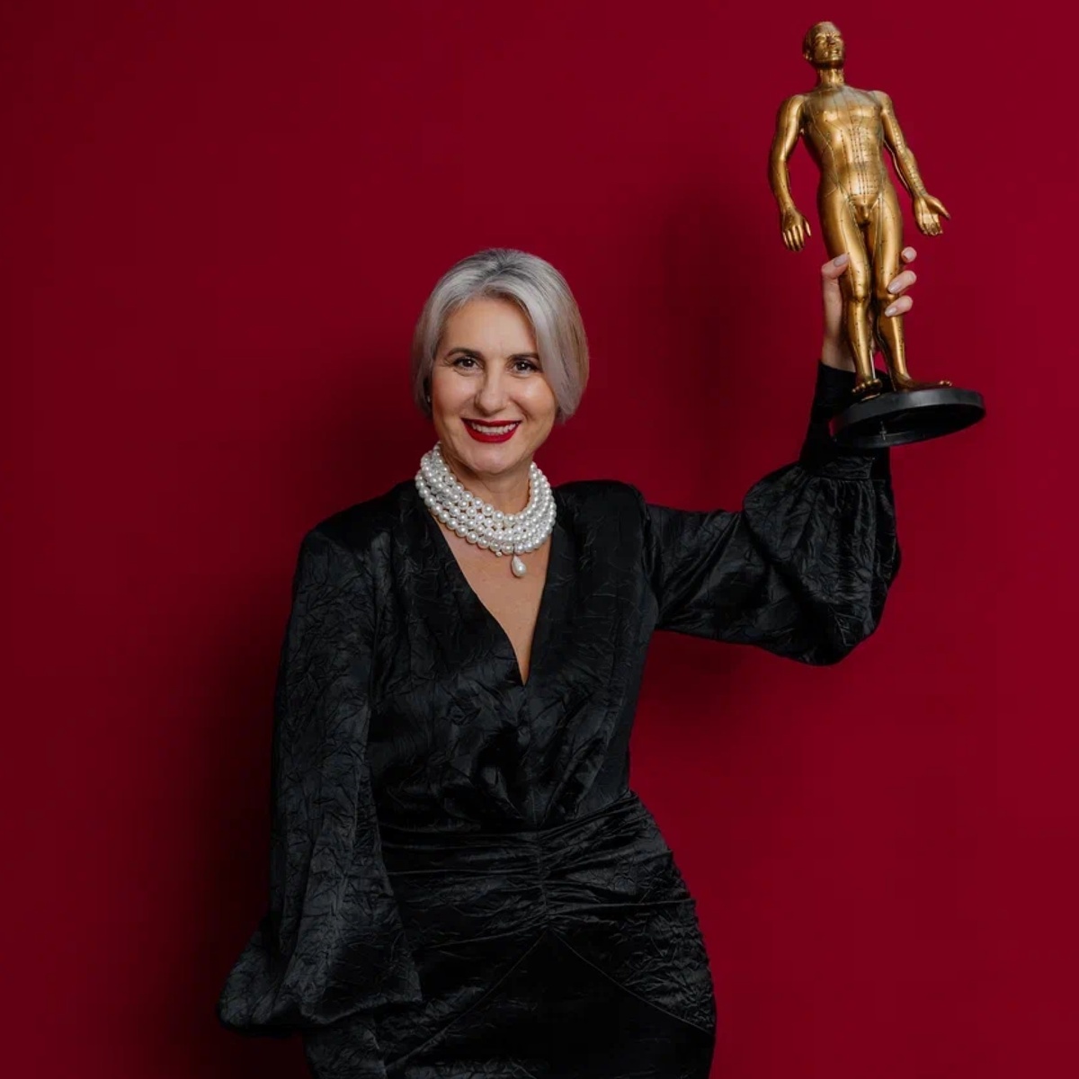 Хестанова Тамара Зауровна-врач-рефлексотерапевт со стажем 25+ лет в лечении иглами