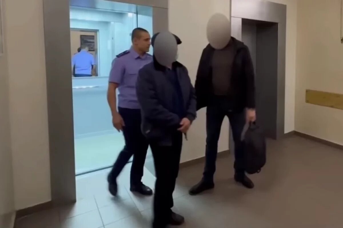    Наехавший на многодетную мать волгоградец попытался выйти на свободу