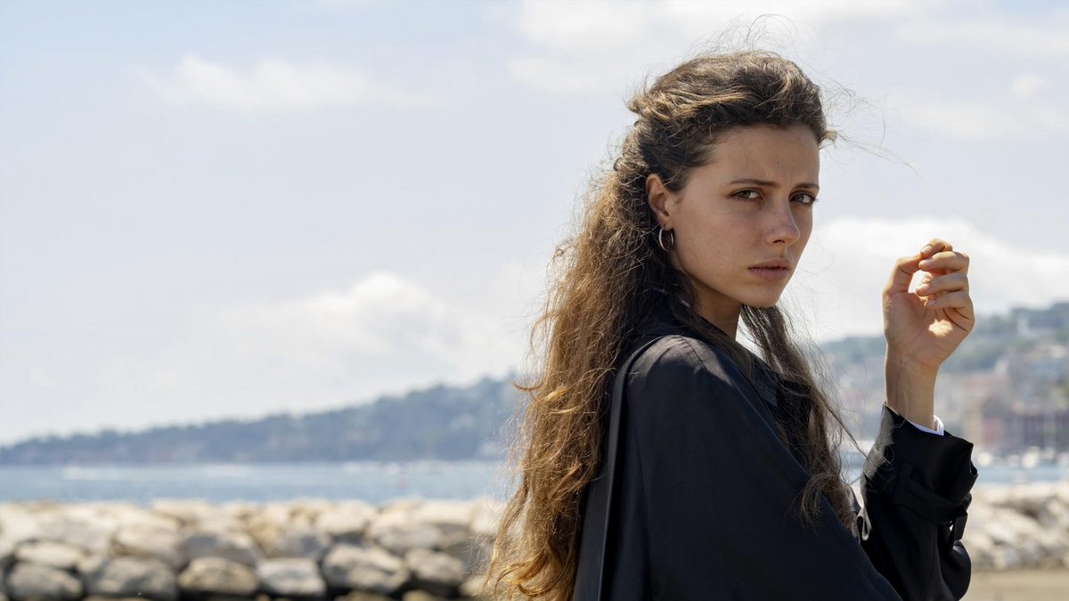 Кадр из фильма "Партенопа"