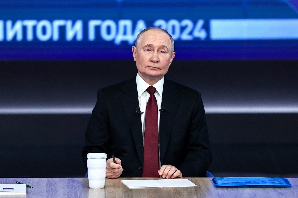    Ситуация в экономике остается стабильной и надежной. Об этом заявил президент Путин во время прямой линии, совмещенной с пресс-конференцией.