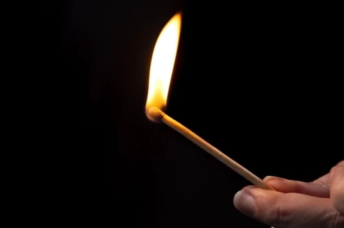    Зарезал и сжёг.