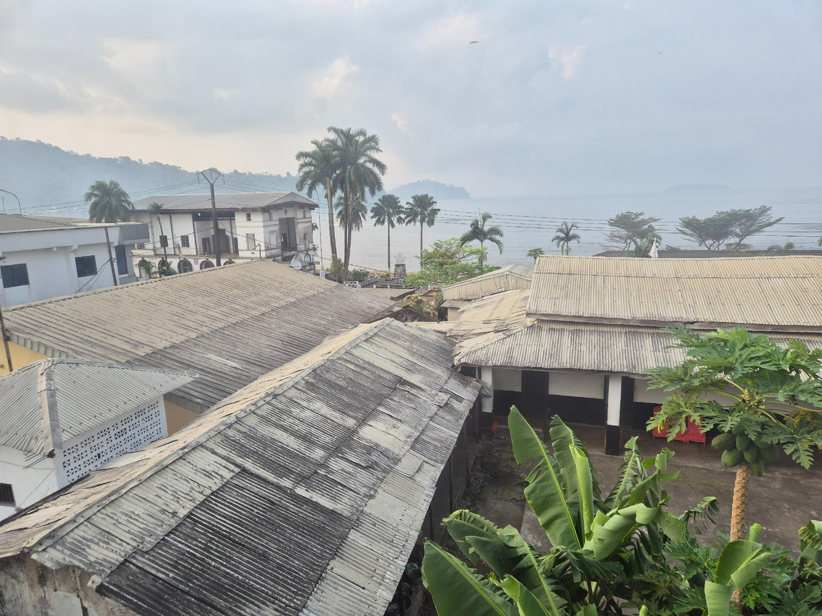 Вид из отеля Тринити, Лимбе, Камерун 