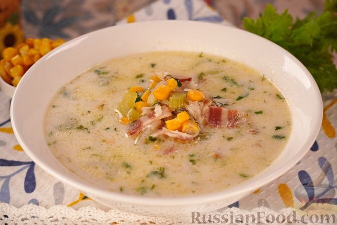 куриное филе, бекон, кукуруза консервированная, картофель, сельдерей стеблевой, лук репчатый, чеснок, сливки, масло сливочное, соль, перец чёрный молотый, перец душистый горошком, лавровый лист