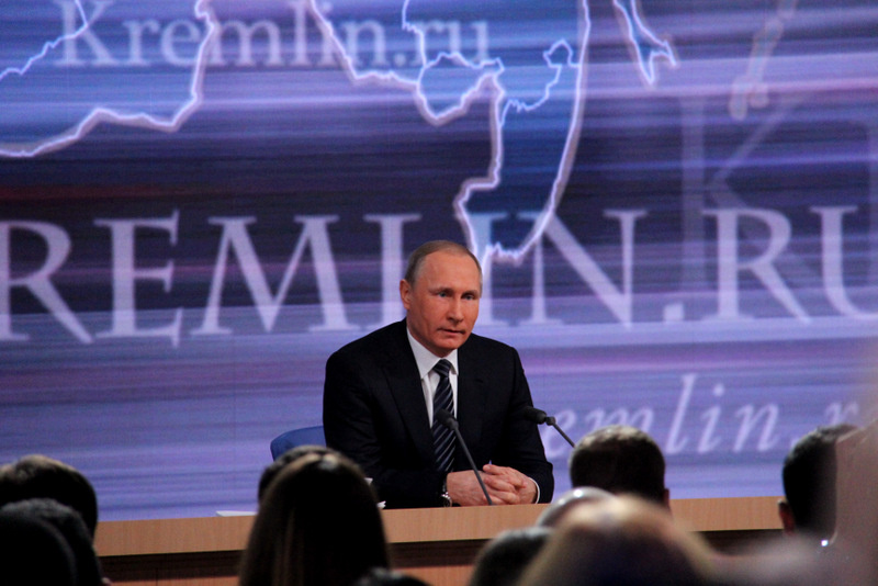     Владимир Путин рассказал о планах по строительству дороги вокруг Азовского моря