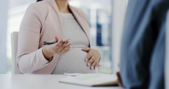 Когда и как оформлять декретный отпуск?