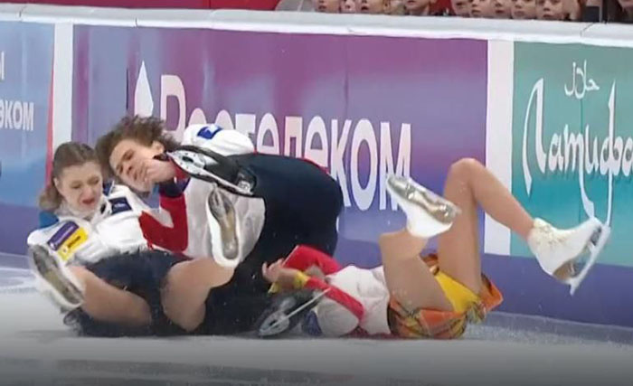    Елизавета Шичина и Павел Дрозд врезались в Анну Щербакову и Егора ГончароваКадр из видео