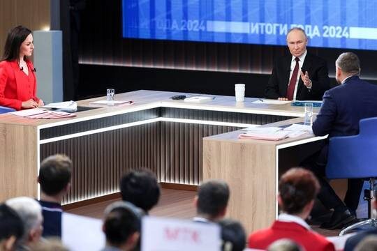    Крушение танкеров привело к экологической беде - Владимир Путин