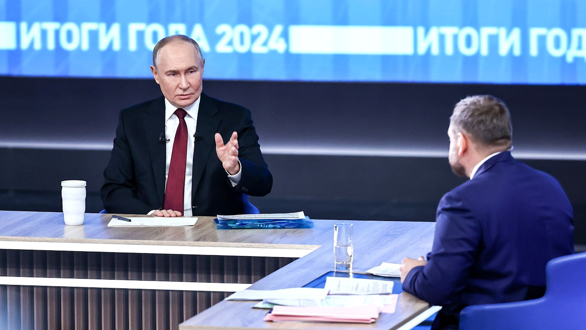    Владимир Путин на Прямой линии. Фото: Михаил Терещенко, ТАСС / Kremlin.ru