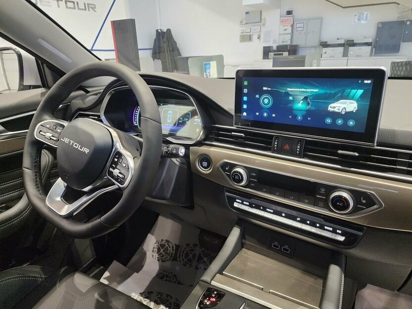 В РФ начались продажи нового большого дешёвого кроссовера. Источник иллюстрации - auto.ru