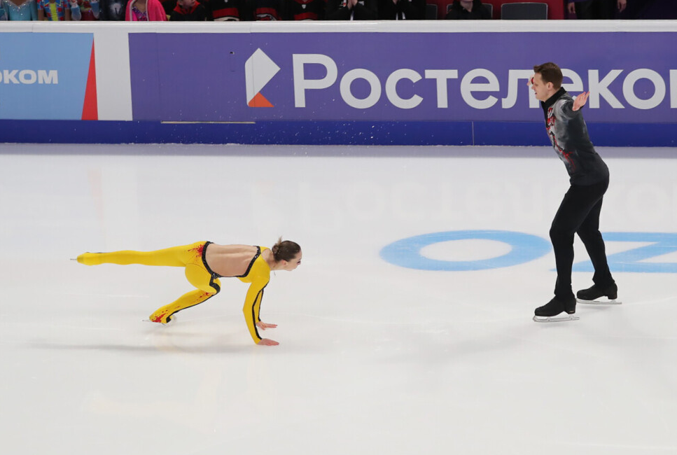 Александра Бойкова не удержалась на льду после выброса. Фото: Первый канал