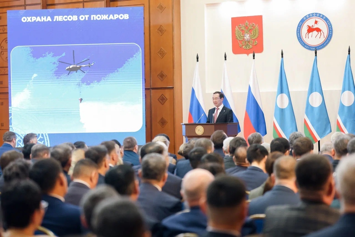 Айсен Николаев рассказал о планах по благоустройству городов.  Фото: Фото: пресс-служба правительства Якутии / sakha.gov.ru