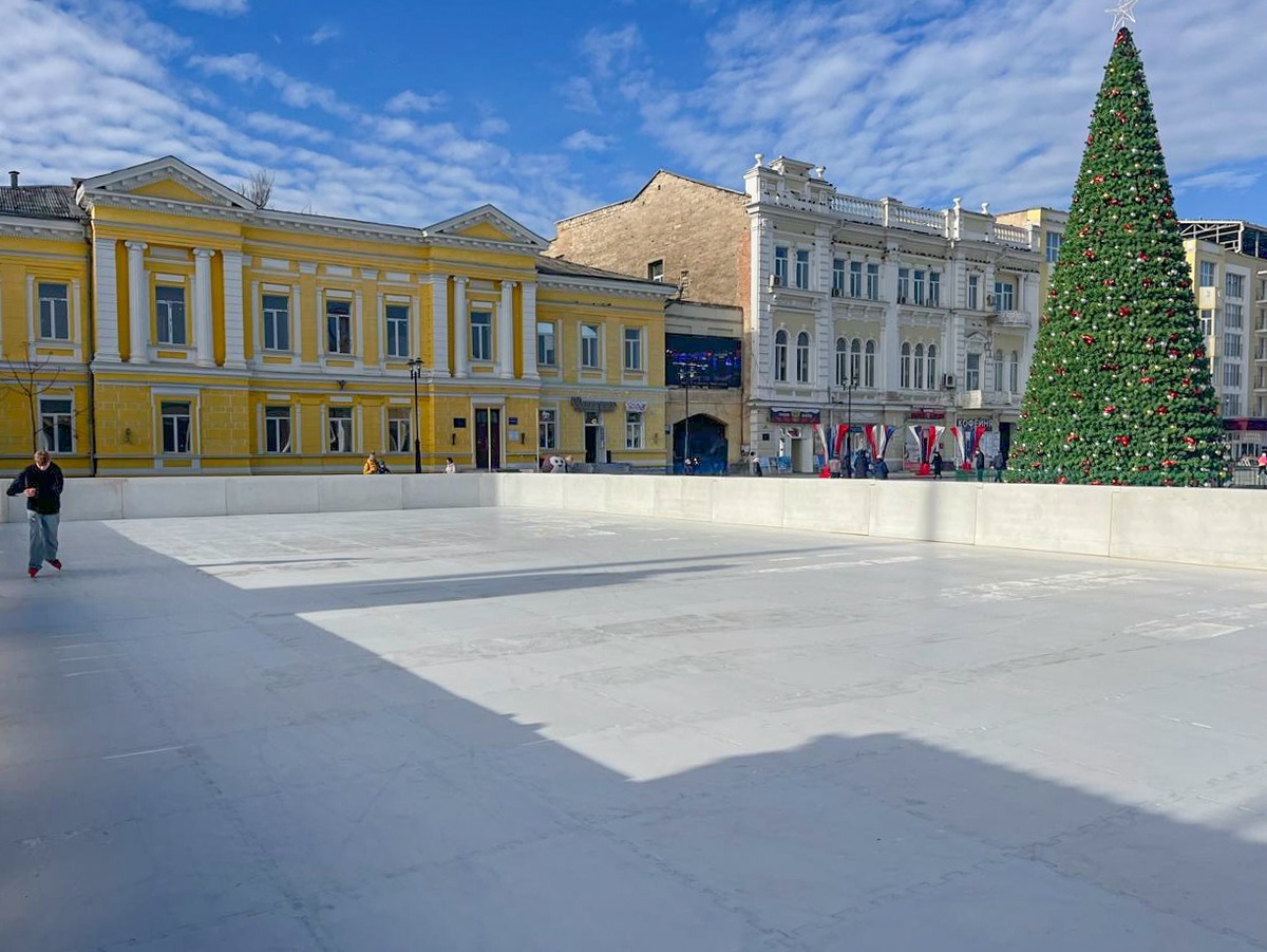 Ледовый каток в Феодосии // Фото предоставлено администрацией 
