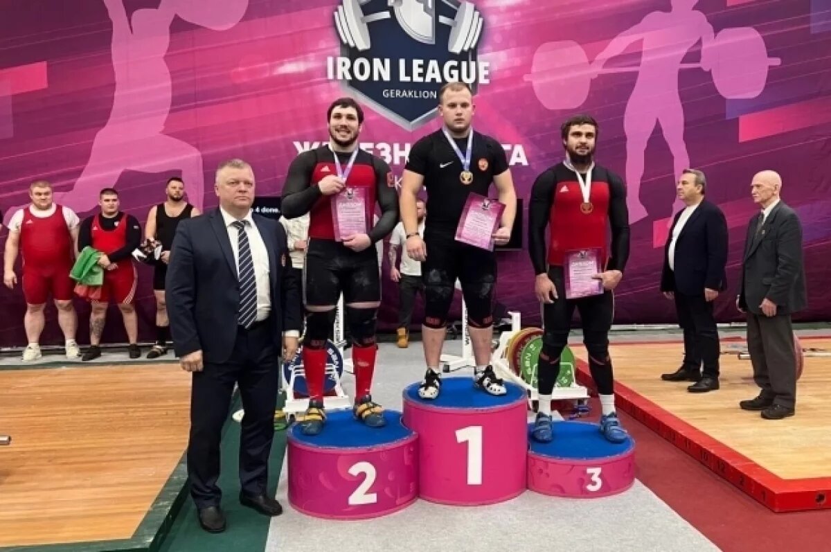    Брянские тяжелоатлеты привезли 15 наград с московского турнира