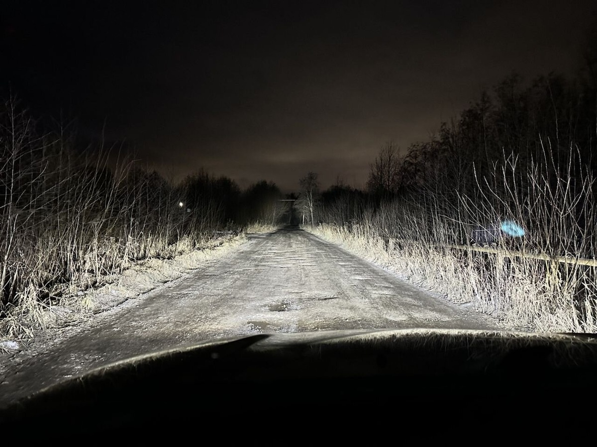 Ближний + дальний свет. 6000 кельвинов чисто белый свет.