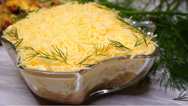 Салат «Париж в снегу» влюбит в себя... смело включайте в праздничное меню