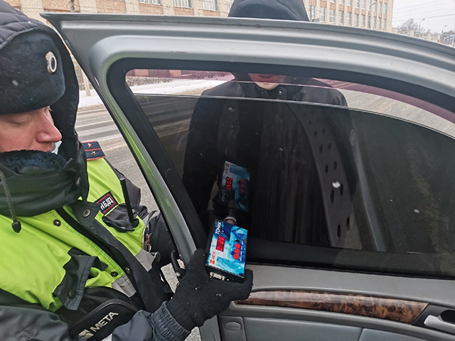 С тонировкой 13 300 тверских водителей докатились до штрафа, а некоторые – до аварии