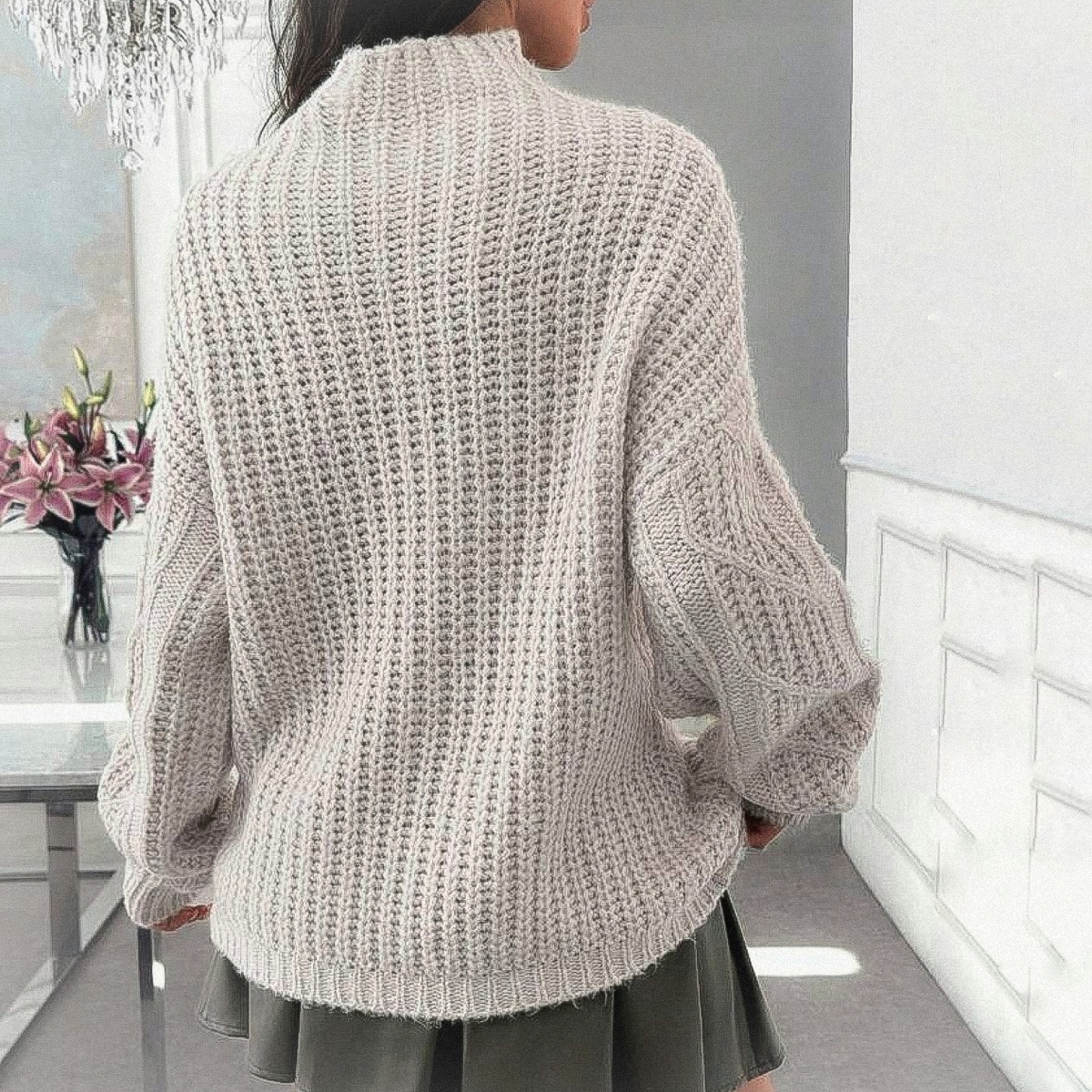 Серый свитер с узором на базе патентной резинки