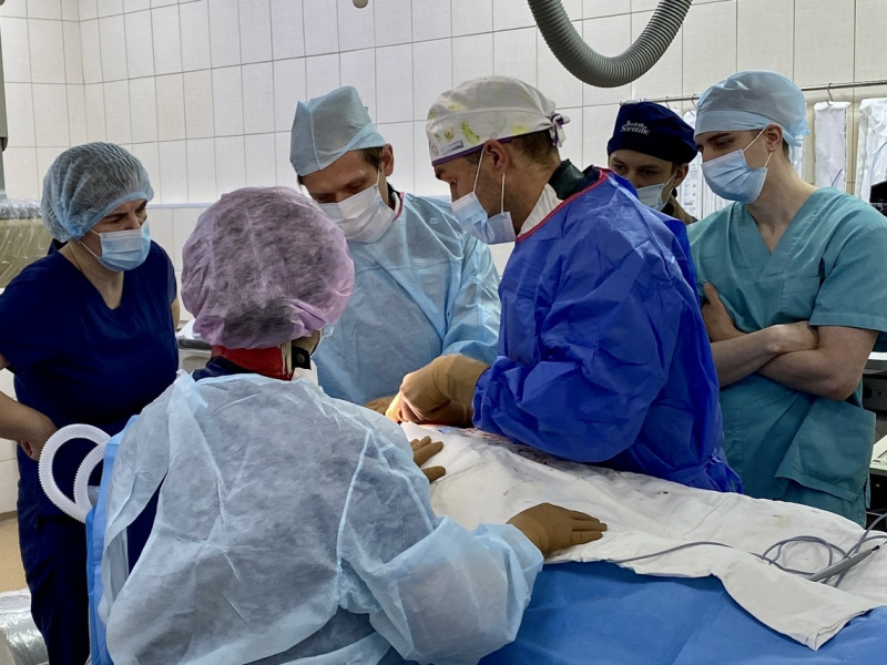    В кардиоцентре первые в Югре провели операцию по имплантации подкожного дефибриллятора