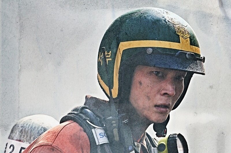     Почему стоит посмотреть «Огнеборцев»: феномен главного корейского блокбастера зимы