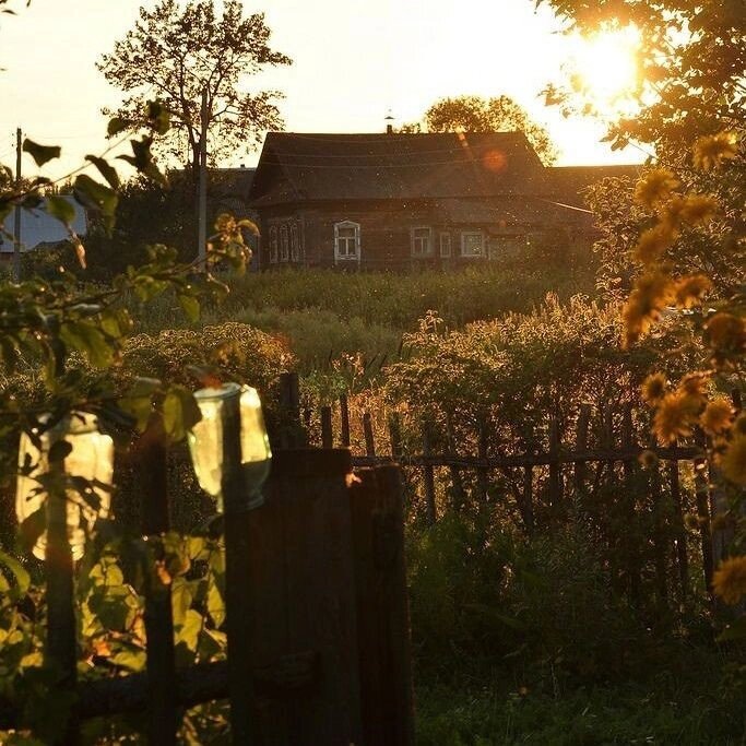Похожий частный дом.