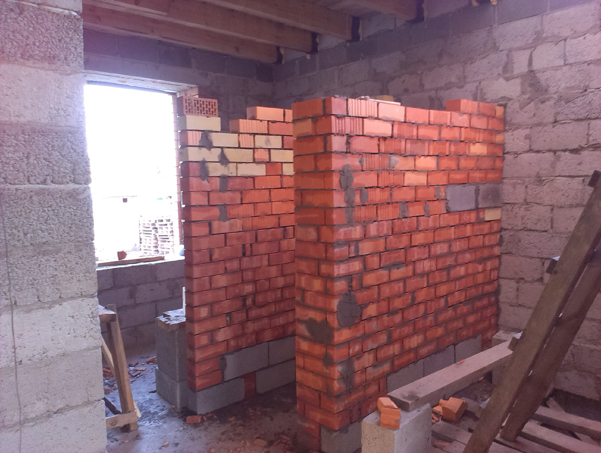 Стены туалета и бойлерной