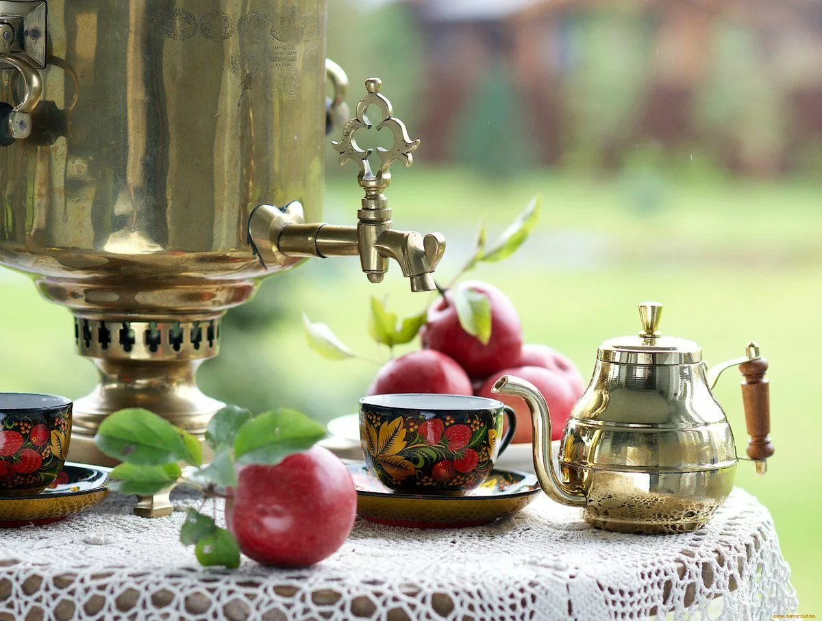 Некоторые американцы представляют себе русское чаепитие именно так