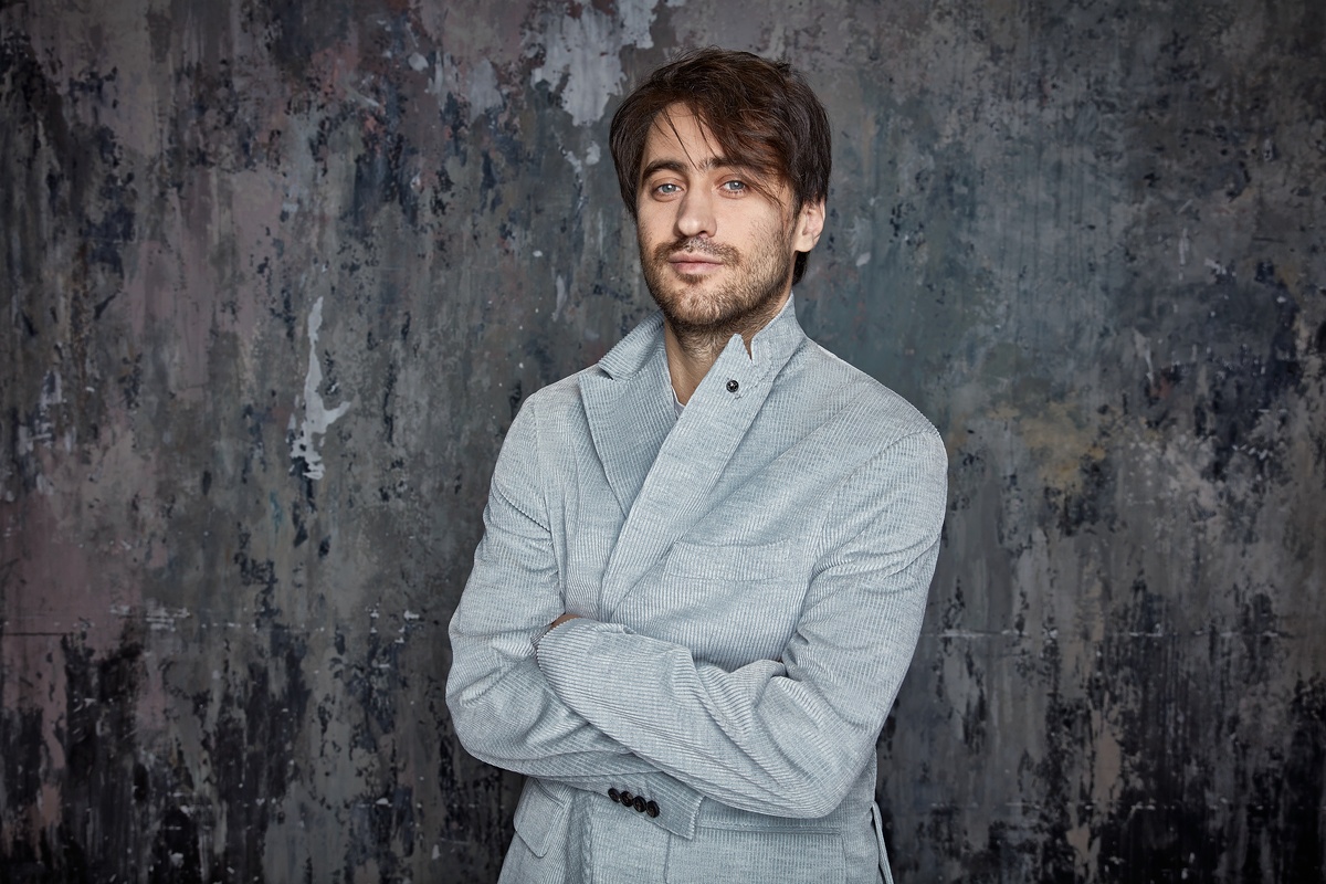    Блейзер, PESERICO, “КАШЕМИР И ШЕЛК”; футболка, FEDELI, “КАШЕМИР И ШЕЛК”Фото: Екатерина Гербей