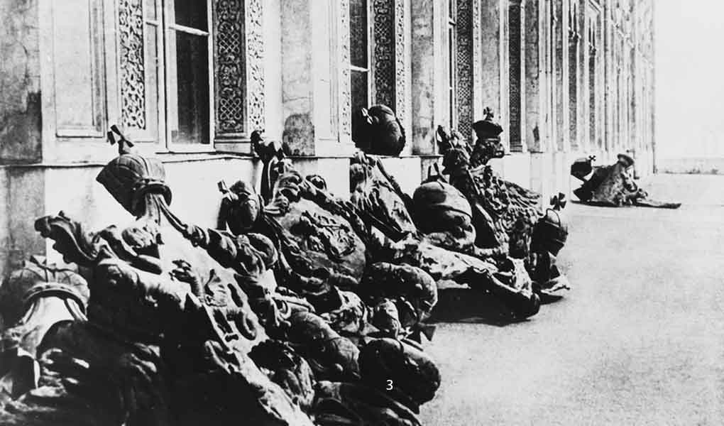 Сброшенные символы Российской Империи