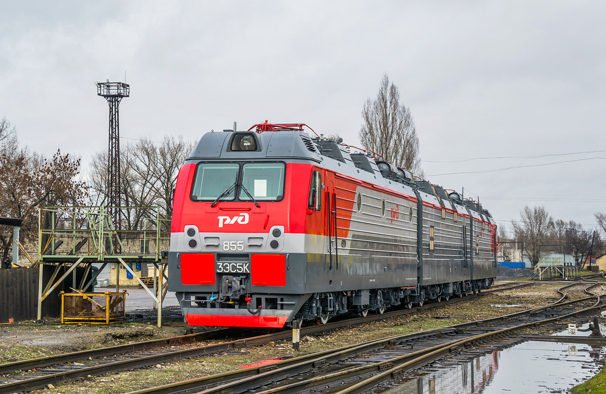 Электровоз 3ЭС5К-855 в 2017 году на заводе. Фото: Копылов Н.О. / RailGallery